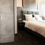 Hotell Premium By Gs 4*